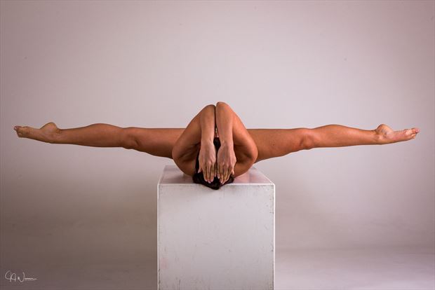 balancing act artistic nude photo by photographer jjweaver