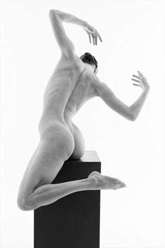 be strong artistic nude photo by photographer topblade