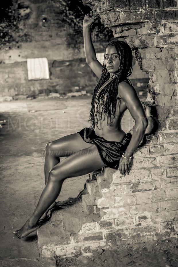 beauty amidst the rustic artistic nude photo by photographer mikey
