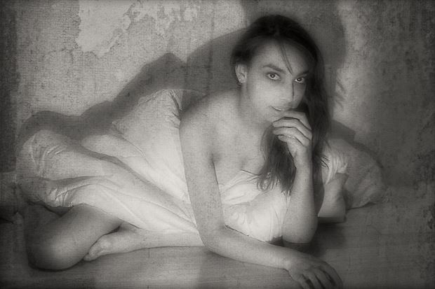 bedtime sensual photo by photographer kean creative