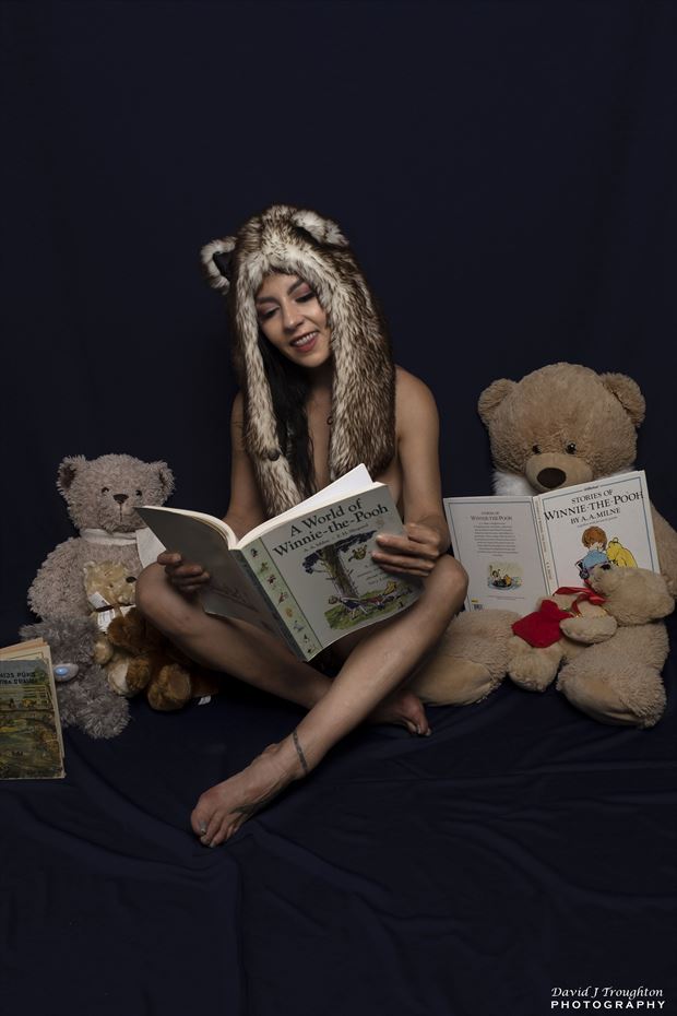 bedtime stories artistic nude photo by model blackswann_portfolio