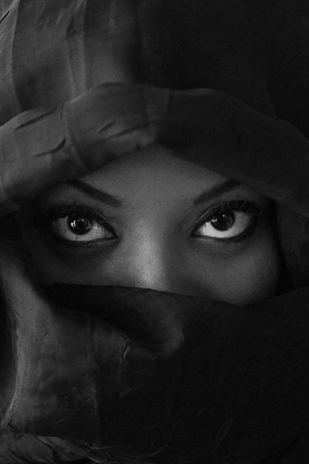 behind her black eyes portrait photo by artist julian monge najera