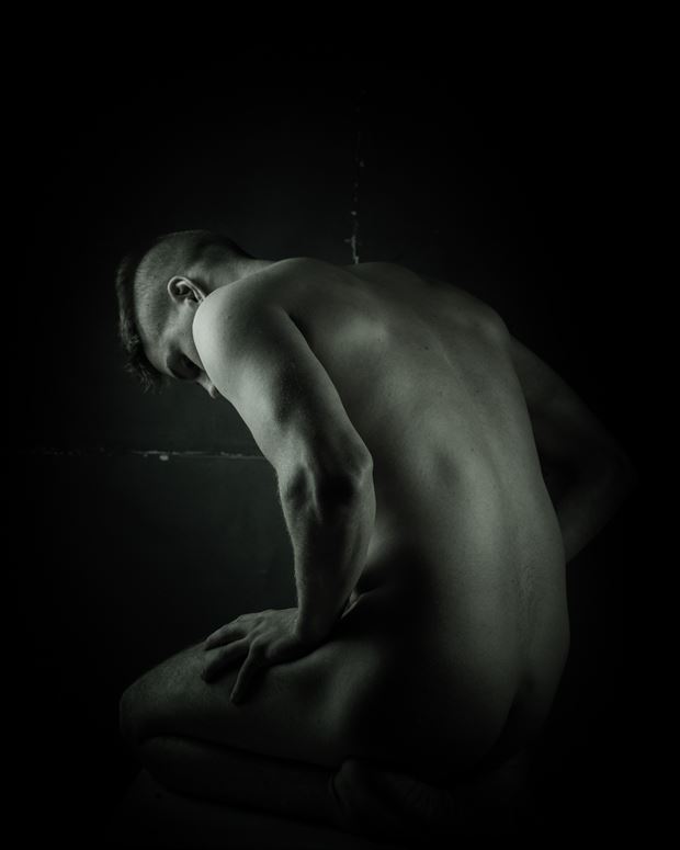 ben artistic nude photo by photographer dave hunt