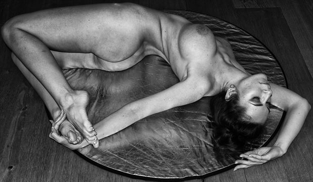 bend it artistic nude photo by photographer arcis