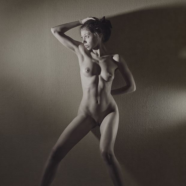 bends of light artistic nude photo by photographer dml