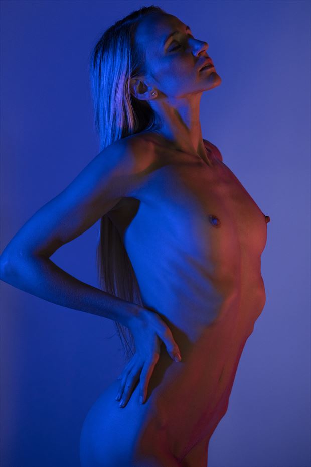bichromatic blond artistic nude photo by photographer jose