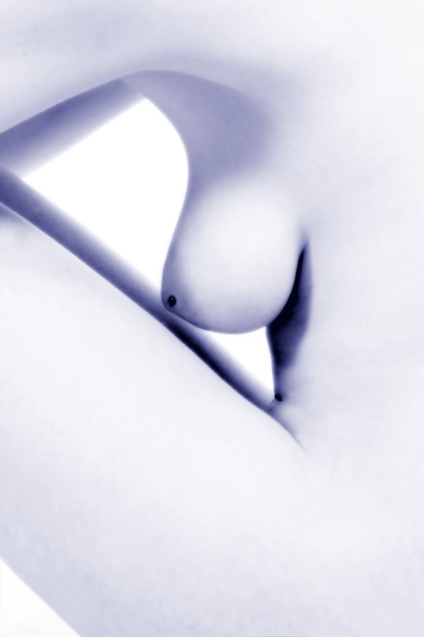 bloo artistic nude photo by photographer johnvphoto