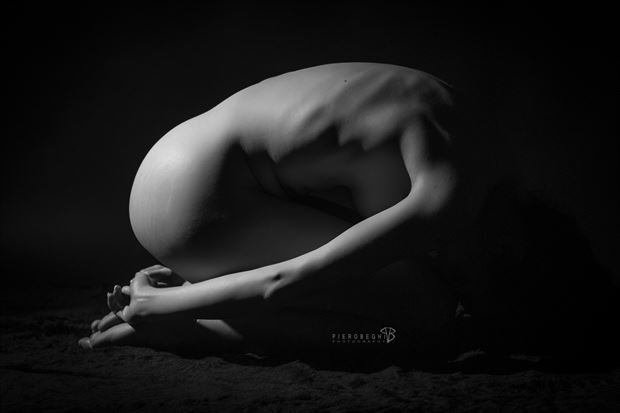 body artistic nude photo by photographer piero beghi