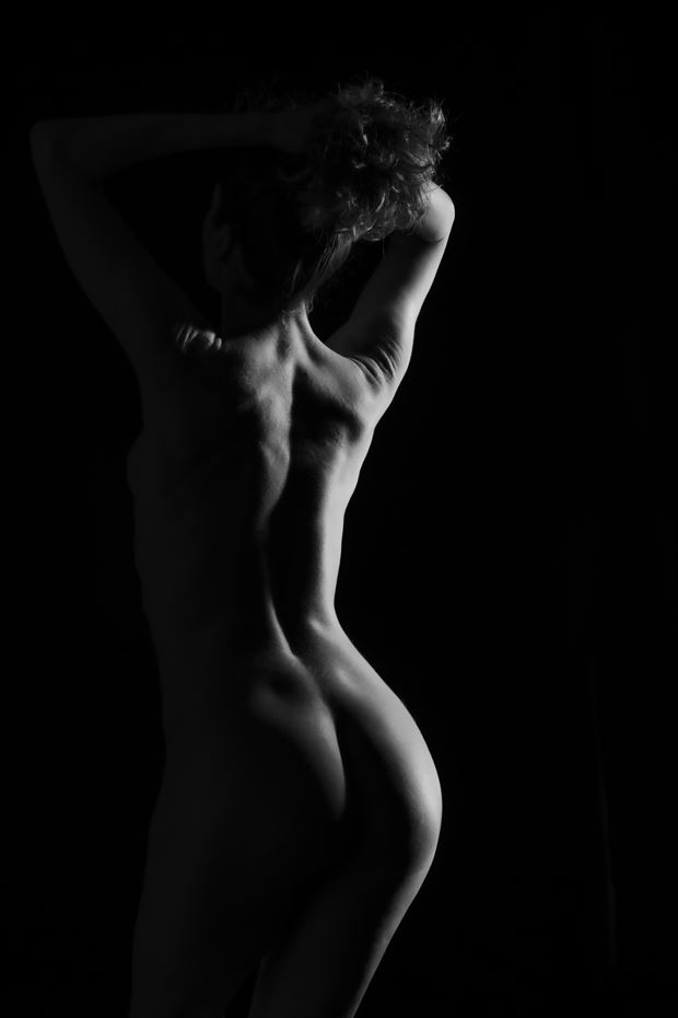 body curves artistic nude artwork by photographer antonello cirani
