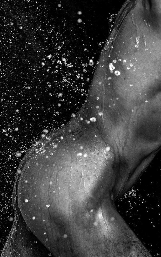 body splash artistic nude photo by photographer michael mcintosh