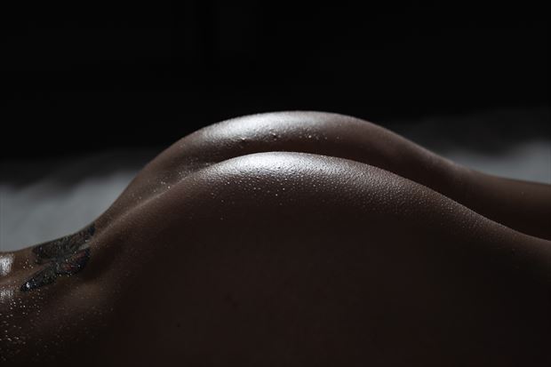 bottoms up artistic nude photo by photographer mattiasgraves