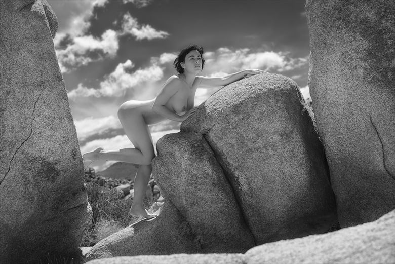bouldering artistic nude photo by photographer j guzman