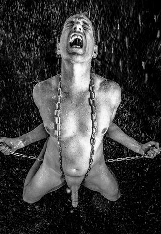 breaking free artistic nude photo by model phenix raynn