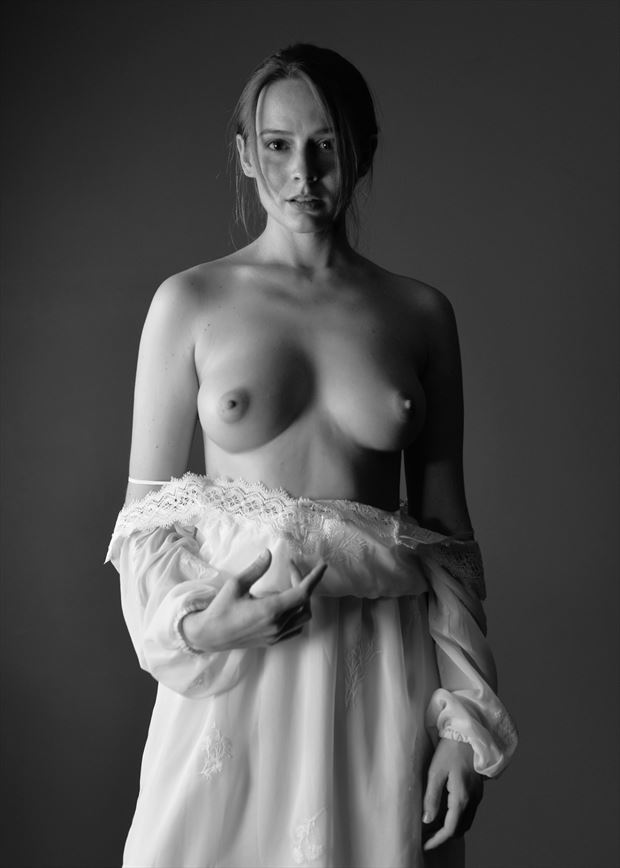 bridesmaid artistic nude photo by photographer nostromo images