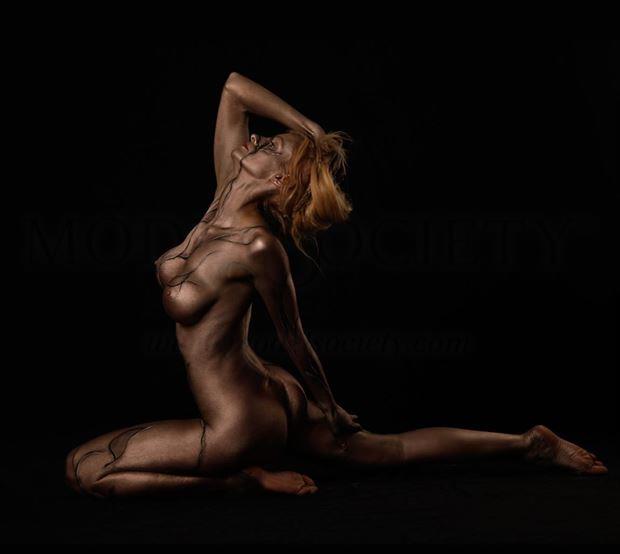 bronze godess body painting photo by model carmen model