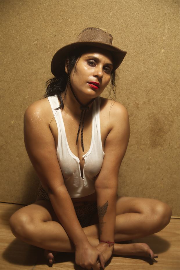 brown hat artistic nude photo by photographer inder gopal