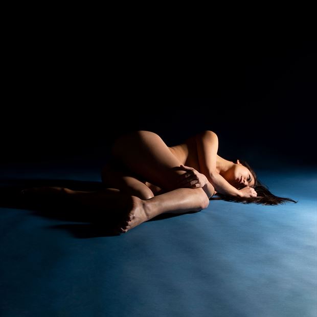 cassy blue artistic nude photo by photographer lone shepherd