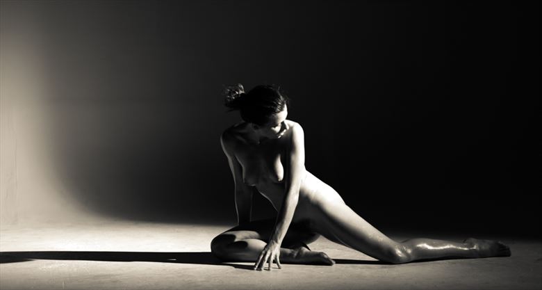 cf3 artistic nude photo by artist gustavo guinand