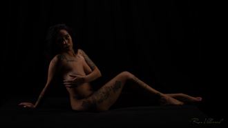 christina artistic nude photo by photographer ronvillarreal