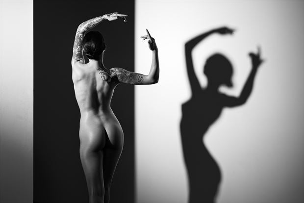claire artistic nude photo by photographer ray fritz