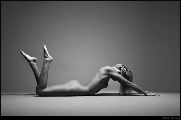 classic artistic nude photo by photographer thomas doering