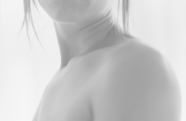 clavicle Artistic Nude Photo by Photographer eapfoto