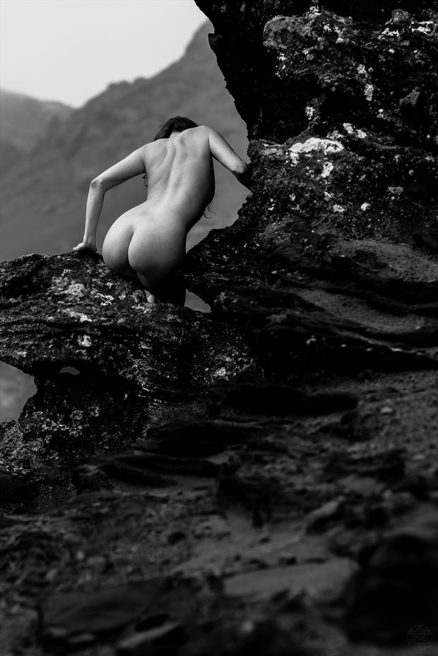 climb artistic nude photo by photographer soulcraft