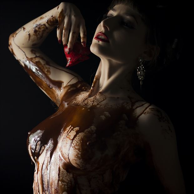 confectionary artistic nude photo by model louise rosealma