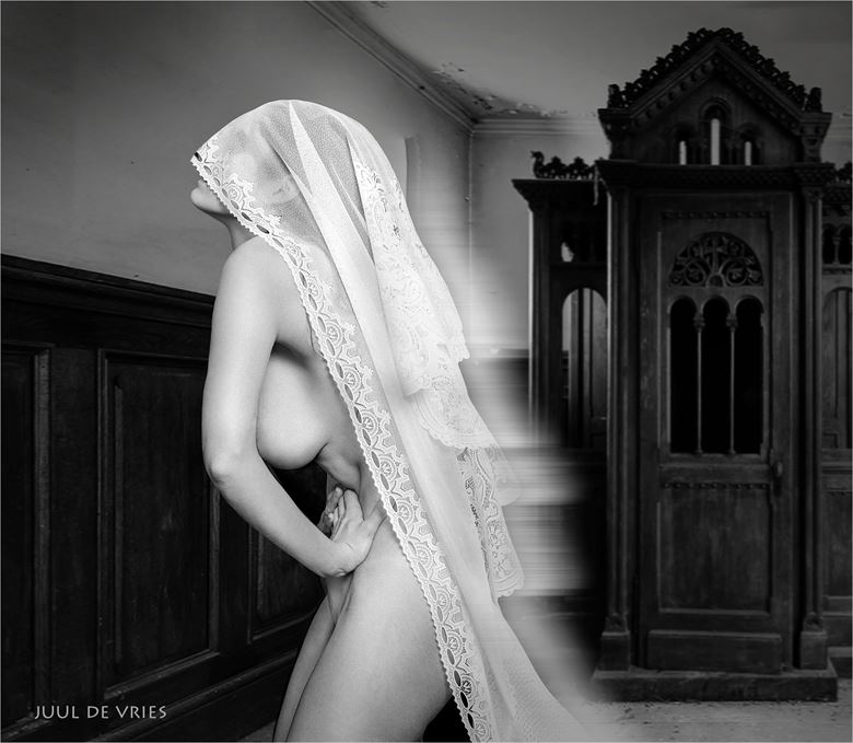 confessional artistic nude photo by photographer juul de vries