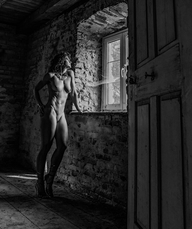 confidence Artistic Nude Artwork by Photographer CM Photo