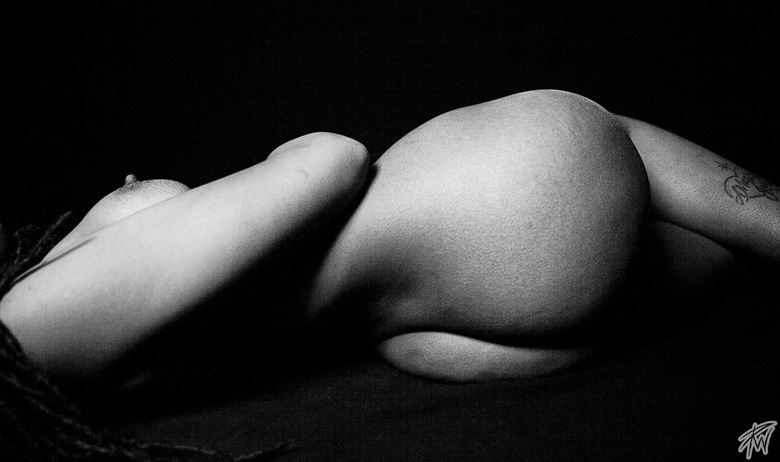 curves of a woman artistic nude photo by photographer pwphoto