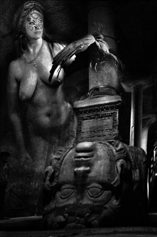 dame au faucon artistic nude photo by photographer joseph auquier
