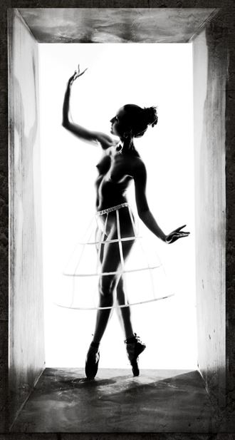 dancer artistic nude photo by model valentina_art