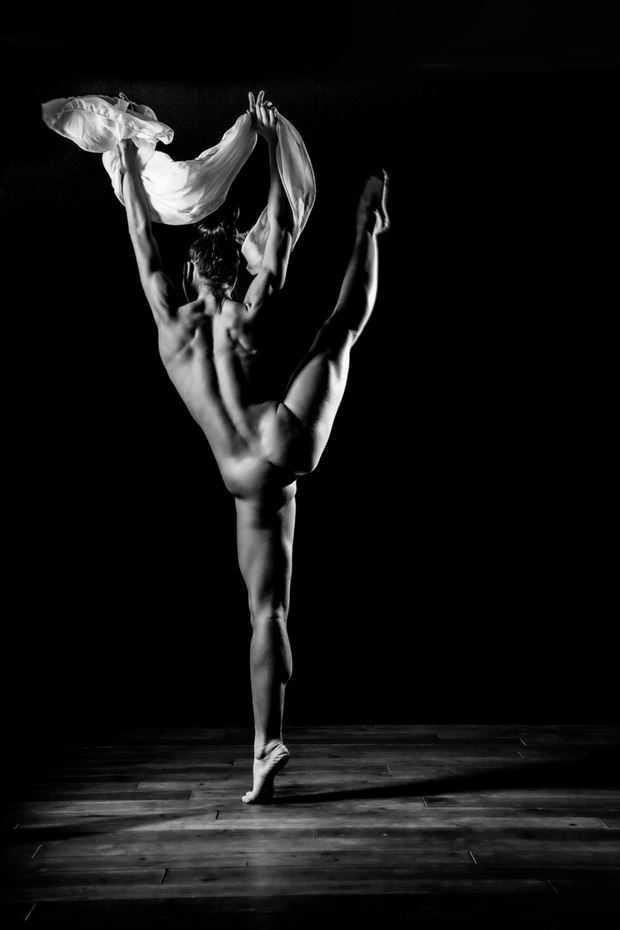 dancing girl artistic nude artwork by photographer jens schmidt