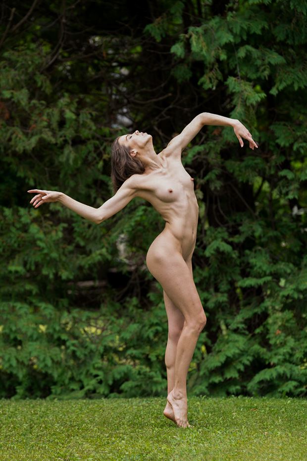 dancing on my lawn artistic nude photo by photographer dorola visual artist