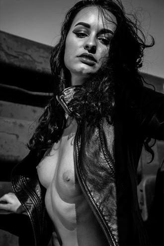 dark leather artistic nude photo by model serina synn