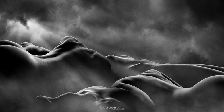 dawn s light artistic nude photo by photographer cory varcoe bodyscapes