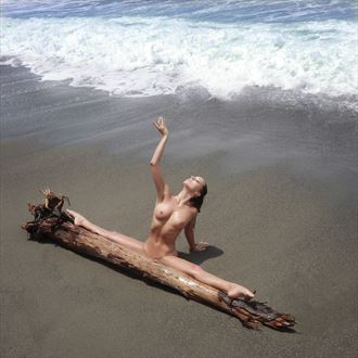 dayra on crete artistic nude photo by photographer rainermgillessen