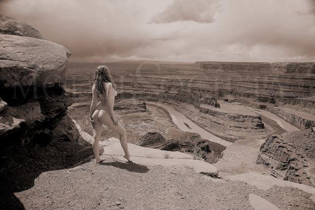 dead horse point state park ut artistic nude photo by photographer ray valentine