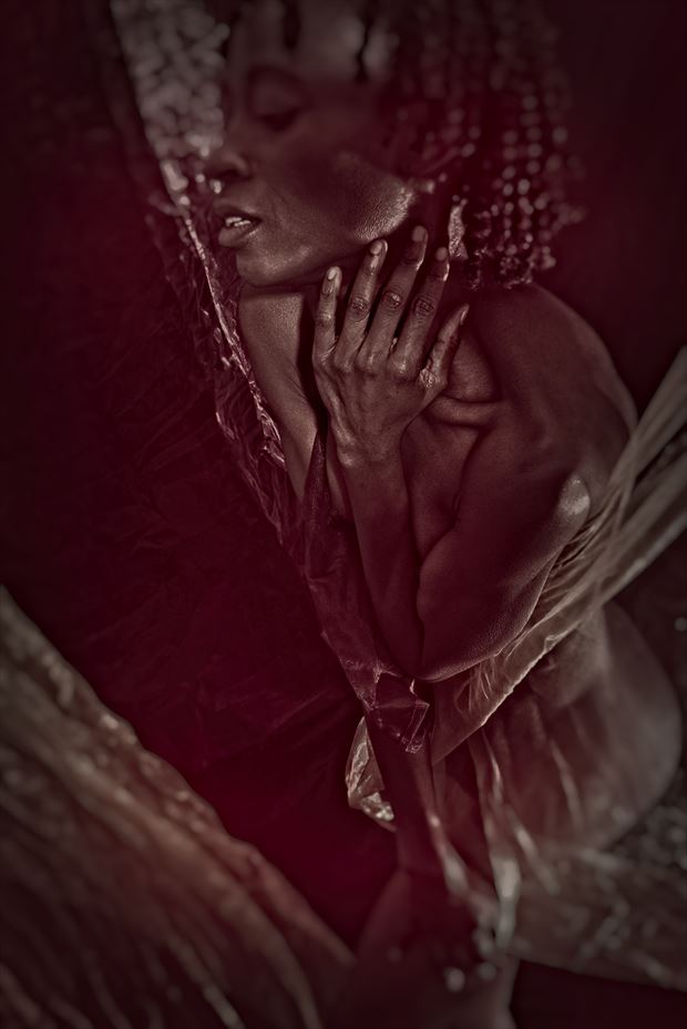deeply engaged sensual photo by photographer kean creative