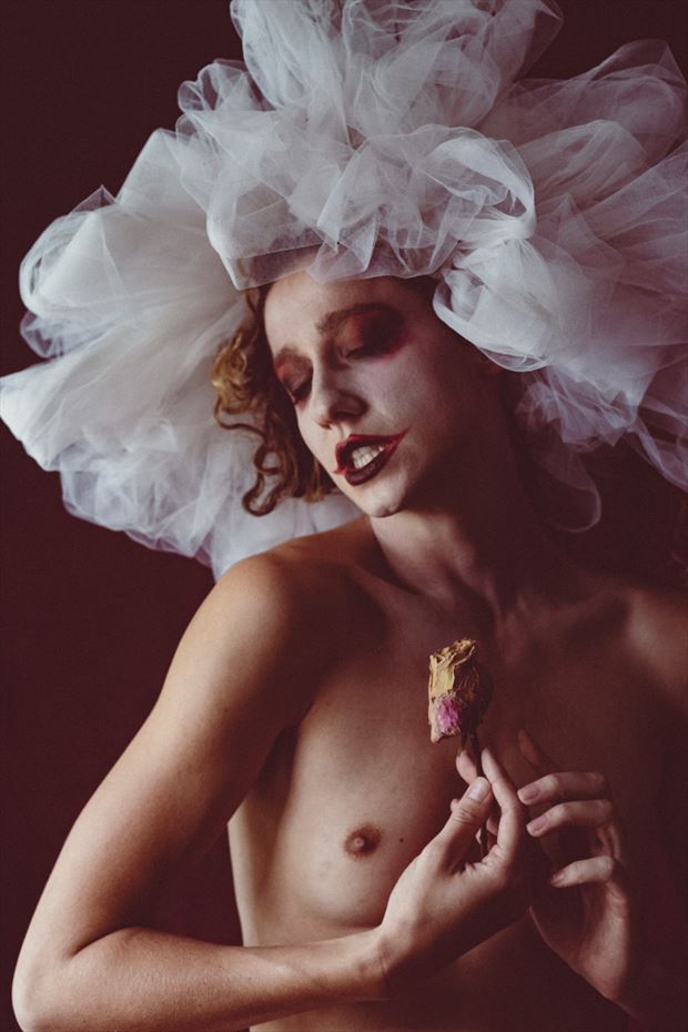 delicate artistic nude photo by photographer eldritch allure