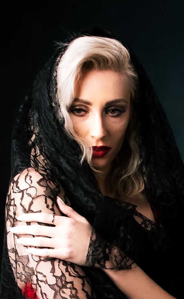 demure in black vintage style photo by photographer kaneshots