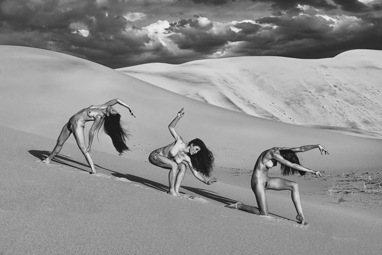 desert hieroglyphics artistic nude photo by photographer philip turner