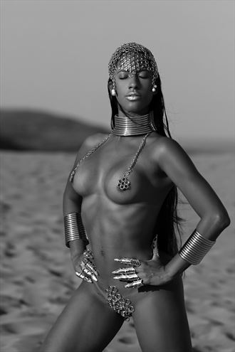 desert princess artistic nude photo by photographer roberto manetta