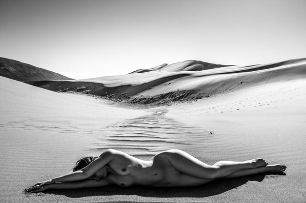 desert scene 1h artistic nude photo by photographer gunnar