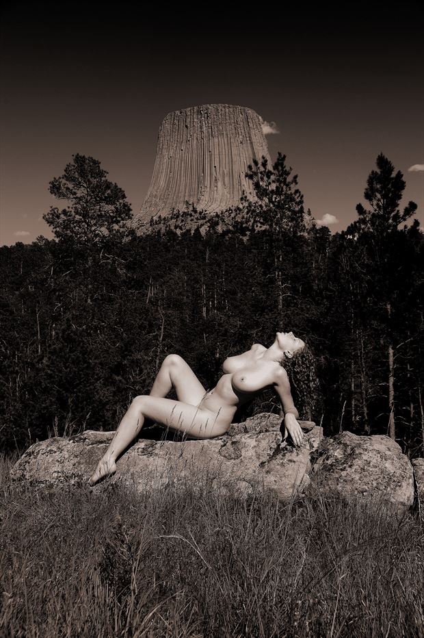 devil s tower national monument wy artistic nude photo by photographer ray valentine