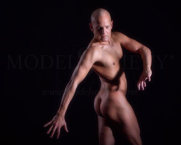 don t look back artistic nude photo by model avid light