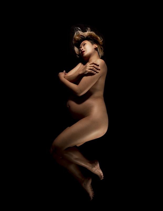 dreaming of motherhood artistic nude photo by photographer michael davis