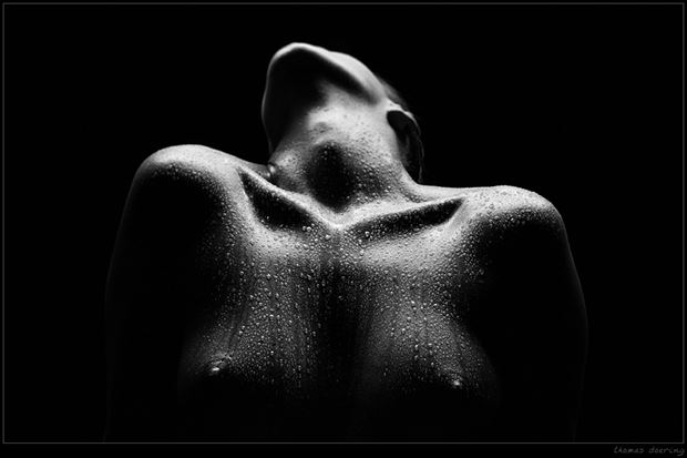drops artistic nude photo by photographer thomas doering