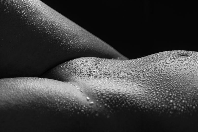 drops of desire artistic nude photo by photographer mandy